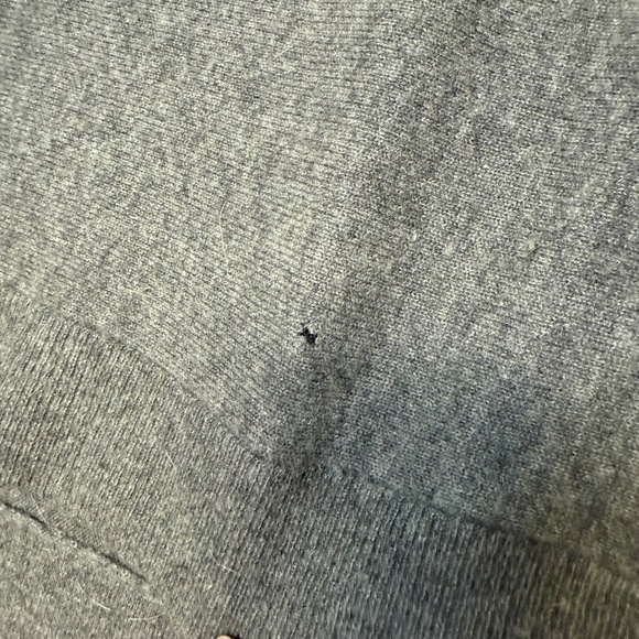 Vince Grey 100% Cashmere Sweater Women’s Long Sleeve Pullover Size Medium - Picture 5 of 11